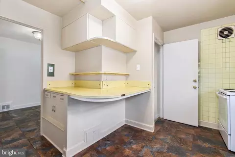 10908 Glenhaven Pkwy, Silver Spring, MD 20902 photo 12