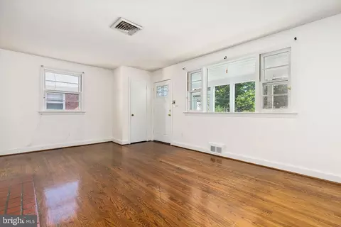 10908 Glenhaven Pkwy, Silver Spring, MD 20902 photo 8