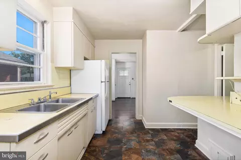 10908 Glenhaven Pkwy, Silver Spring, MD 20902 photo 16
