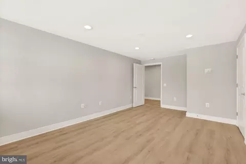 1220 Blair Mill Rd #L02, Silver Spring, MD 20910 photo 18