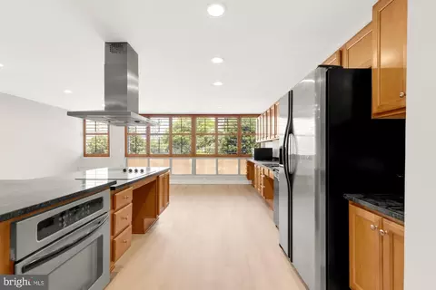 1220 Blair Mill Rd #L02, Silver Spring, MD 20910 photo 10