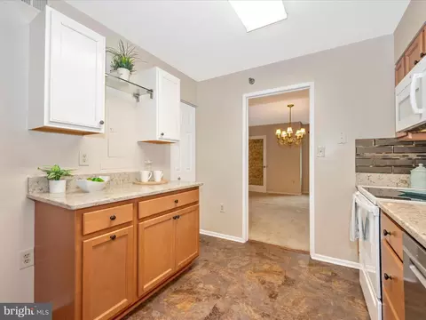 Kitchen - 15115 Interlachen Dr #3-704, Silver Spring, MD 20906 photo 4 of 4