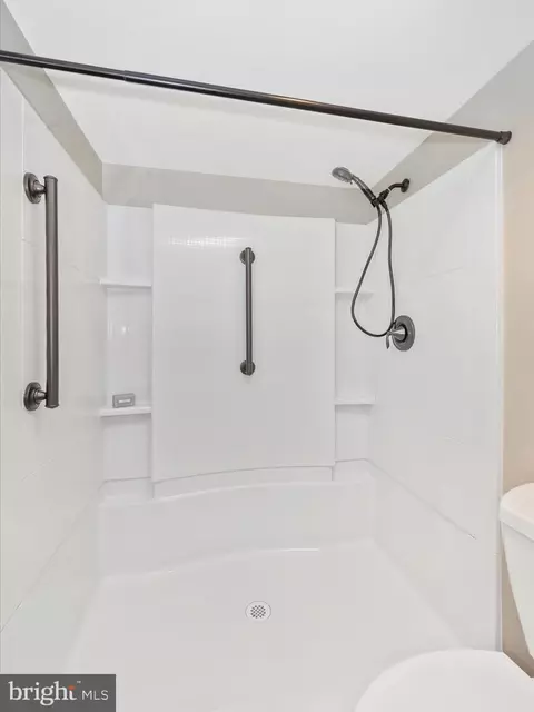 Bath - 15115 Interlachen Dr #3-704, Silver Spring, MD 20906 photo 2 of 3