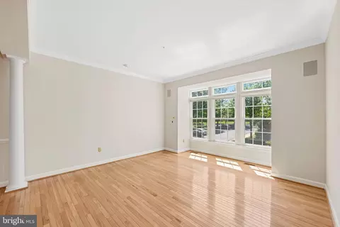 Living - 2111 Wagon Trail Pl, Silver Spring, MD 20906 photo 2 of 9
