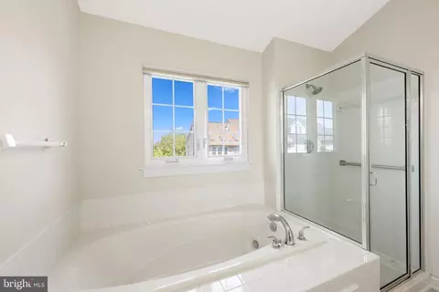 Bath - 2111 Wagon Trail Pl, Silver Spring, MD 20906 photo 3 of 4