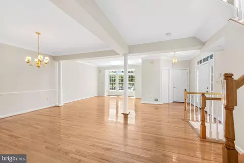 Living - 2111 Wagon Trail Pl, Silver Spring, MD 20906 photo 4 of 9