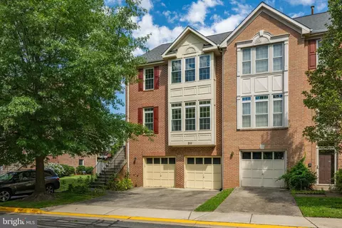 2111 Wagon Trail Pl, Silver Spring, MD 20906