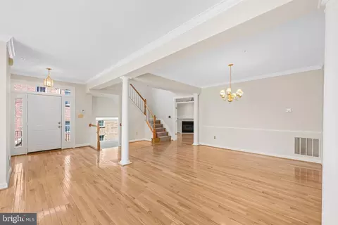 Living - 2111 Wagon Trail Pl, Silver Spring, MD 20906 photo 5 of 9