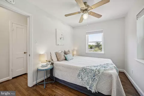 Bedroom - 2410 Dennis Ave, Silver Spring, MD 20902 photo 3 of 4