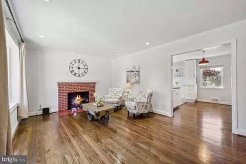 Living - 2410 Dennis Ave, Silver Spring, MD 20902 photo 3 of 5