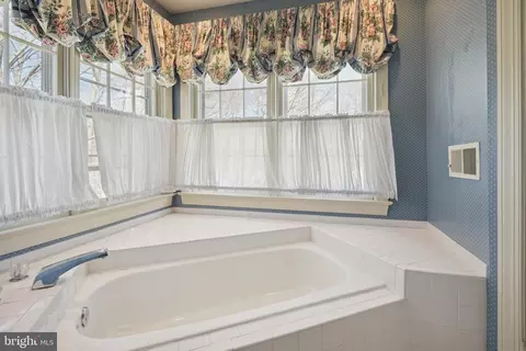 Bath - 13412 Rippling Brook Dr, Silver Spring, MD 20906 photo 2 of 4