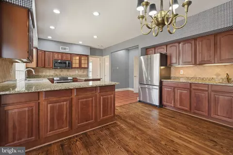 Kitchen - 13412 Rippling Brook Dr, Silver Spring, MD 20906 photo 4 of 5