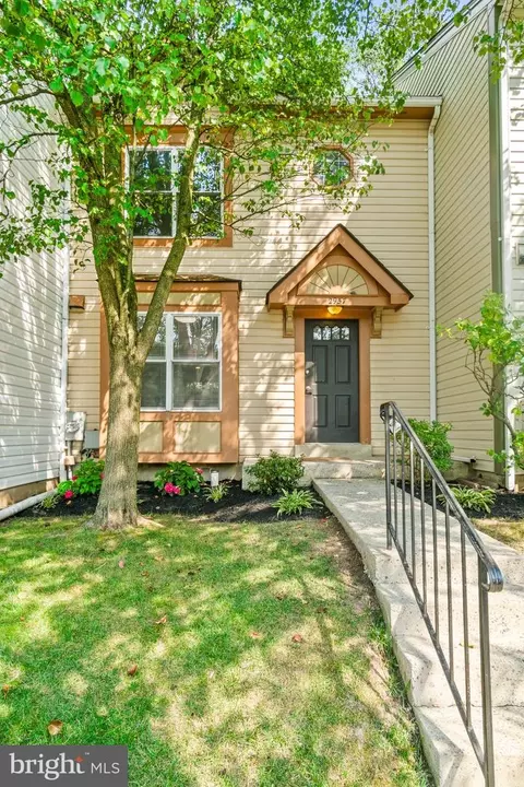 2957 Schoolhouse Cir, Silver Spring, MD 20902 photo 2