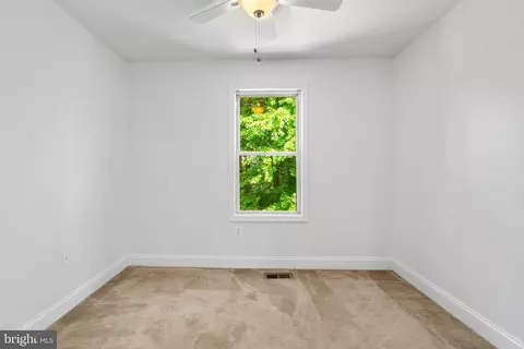 2957 Schoolhouse Cir, Silver Spring, MD 20902 photo 23