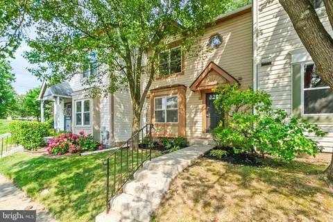 2957 Schoolhouse Cir, Silver Spring, MD 20902 photo 4