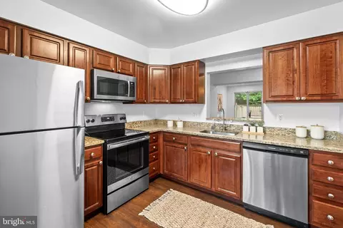 2957 Schoolhouse Cir, Silver Spring, MD 20902 photo 12