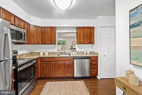2957 Schoolhouse Cir, Silver Spring, MD 20902 photo 9