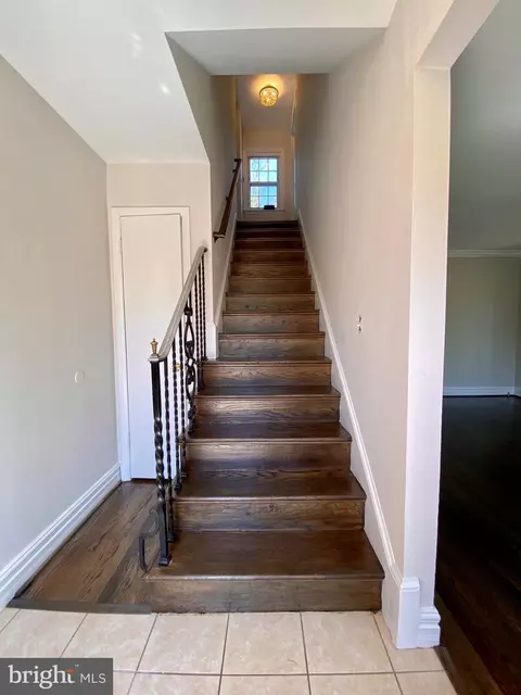 Entry Way - 3405 Colonial Ct, Olney, MD 20832 photo 2 of 2