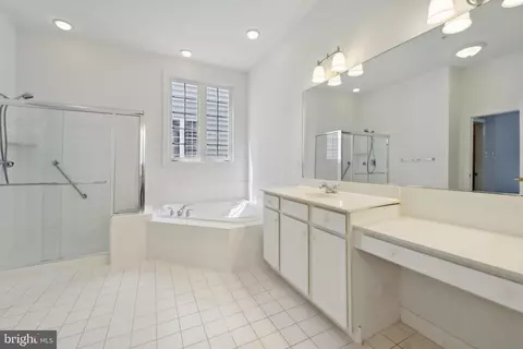 Bath - 3825 Glen Eagles Dr, Silver Spring, MD 20906 photo 4 of 5