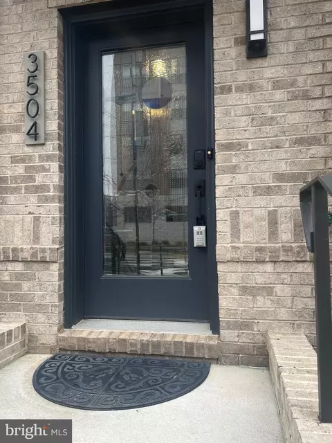 3504 Bellflower Ln, Rockville, MD 20852