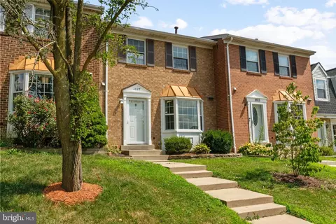 1027 Travis Ln, Gaithersburg, MD 20879