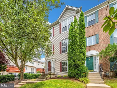 21047 Sojourn Ct #70, Germantown, MD 20876