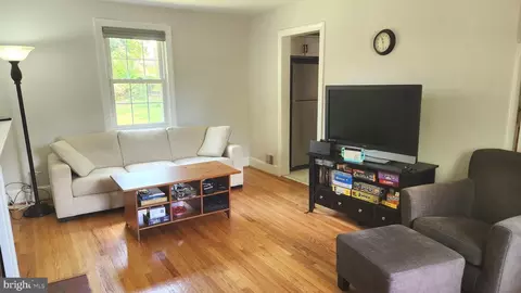 2703 Elnora St, Silver Spring, MD 20902 photo 4