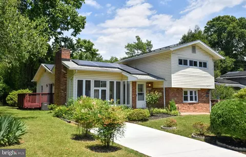 2000 Mcauliffe Dr, Rockville, MD 20851