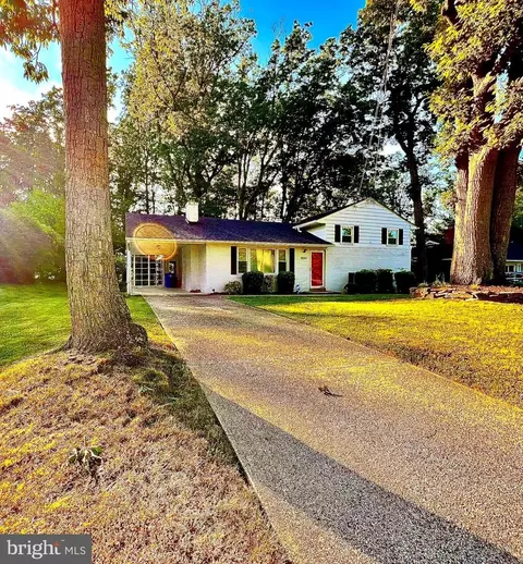 2016 Forest Dale Dr, Silver Spring, MD 20903 photo 2