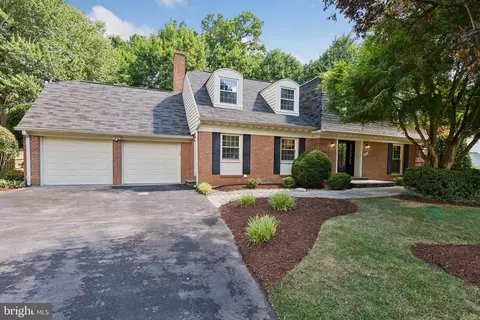 9121 Cranford Dr, Potomac, MD 20854