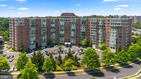 3210 N Leisure World Blvd #205, Silver Spring, MD 20906