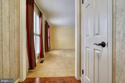 Entry Way - 1609 Mithering Ln, Silver Spring, MD 20905 photo 4 of 11