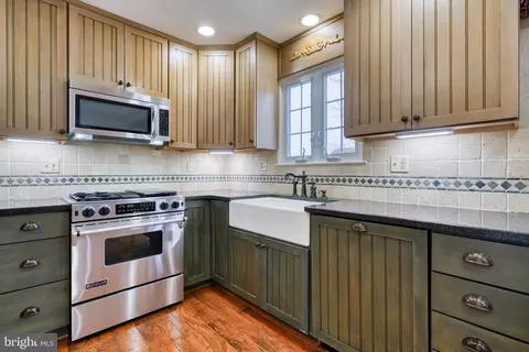 Kitchen - 1609 Mithering Ln, Silver Spring, MD 20905 photo 7 of 8