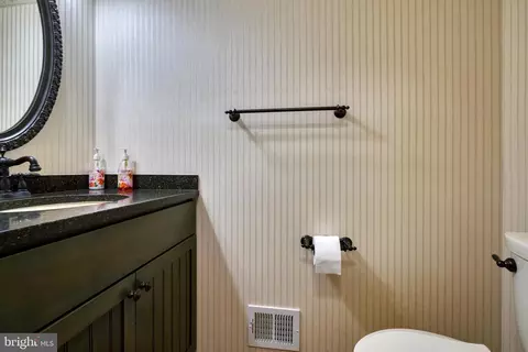 Bath - 1609 Mithering Ln, Silver Spring, MD 20905 photo 1 of 8