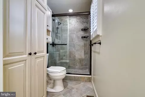 Bath - 1609 Mithering Ln, Silver Spring, MD 20905 photo 3 of 8