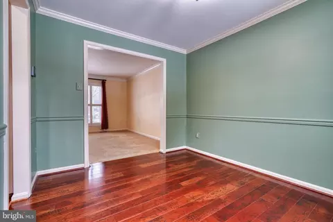 Entry Way - 1609 Mithering Ln, Silver Spring, MD 20905 photo 5 of 11