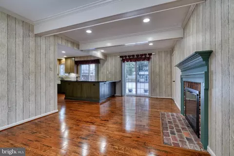Living - 1609 Mithering Ln, Silver Spring, MD 20905 photo 5 of 7