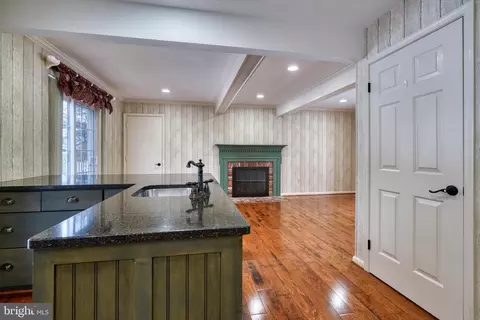 Living - 1609 Mithering Ln, Silver Spring, MD 20905 photo 6 of 7