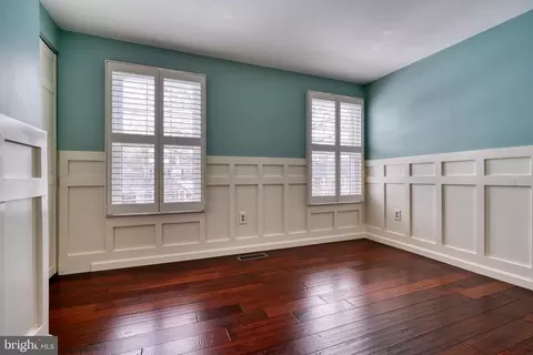Entry Way - 1609 Mithering Ln, Silver Spring, MD 20905 photo 10 of 11