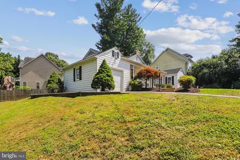 Exterior - 17 Piping Rock Dr, Silver Spring, MD 20905 photo 2 of 4