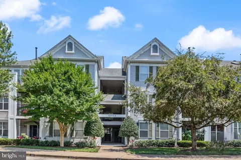 10022 Vanderbilt Cir #6-13, Rockville, MD 20850