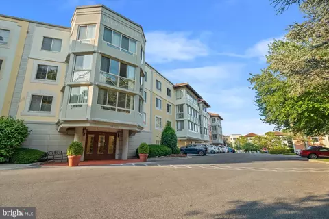 14805 Pennfield Cir #412, Silver Spring, MD 20906