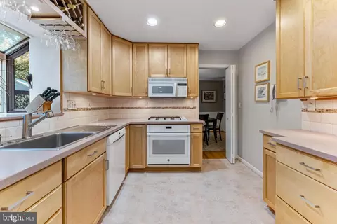 9520 Clement Rd, Silver Spring, MD 20910 photo 16