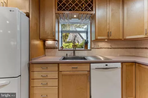 9520 Clement Rd, Silver Spring, MD 20910 photo 17