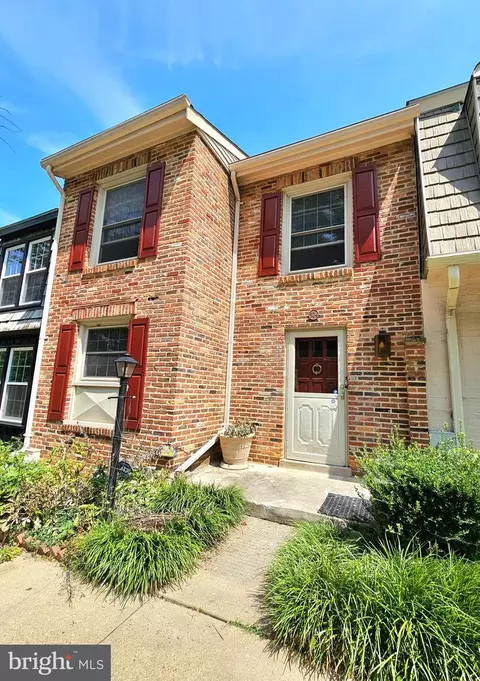 504 Meadow Hall Dr #F504, Rockville, MD 20851