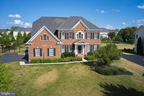Exterior - 17605 Shores, Poolesville, MD 20837 photo 2 of 11