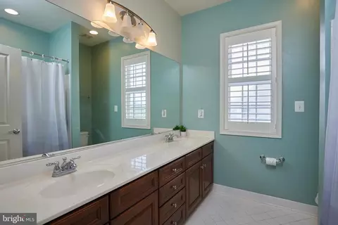 Bath - 17605 Shores, Poolesville, MD 20837 photo 2 of 3