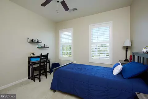 Bedroom - 17605 Shores, Poolesville, MD 20837 photo 6 of 6