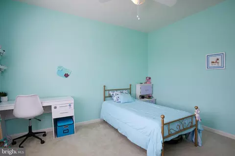 Bedroom - 17605 Shores, Poolesville, MD 20837 photo 4 of 6