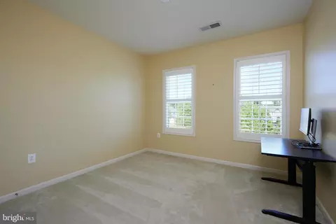 Bedroom - 17605 Shores, Poolesville, MD 20837 photo 5 of 6